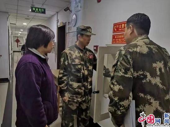 12月26日，北京市海淀区消防夜查41家高等院校。北京消防供图