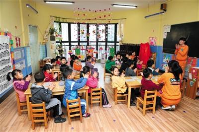目前已有部分民办幼儿园准备按照政策转型为普惠性幼儿园，同时也有民办园打算停止办园。 新京报记者 王远征 摄